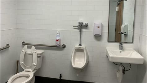 The Taco Bell Bathroom Review Youtube